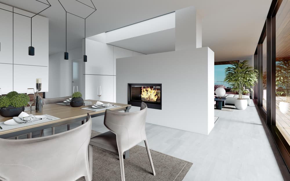 Cheminée moderne avec feu vif entre le salon et la salle à manger