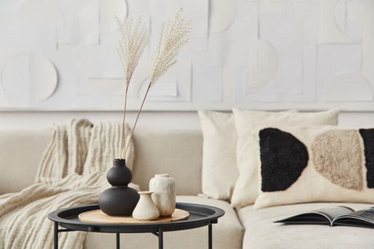 Intérieur chic avec table basse en bois