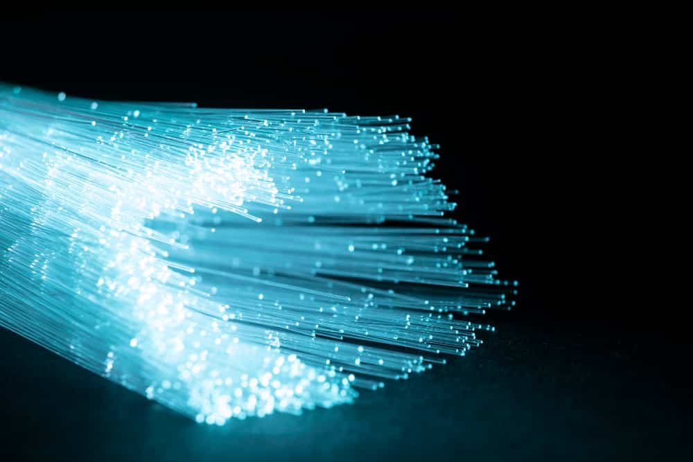 Fibre optique lumineuse bleue